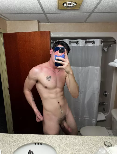 [26] Any other bros have poppin shoulder veins? by pilotboixxx