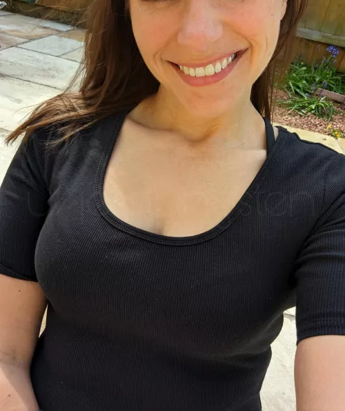 A little smile [f]rom me to you by JessTungsten