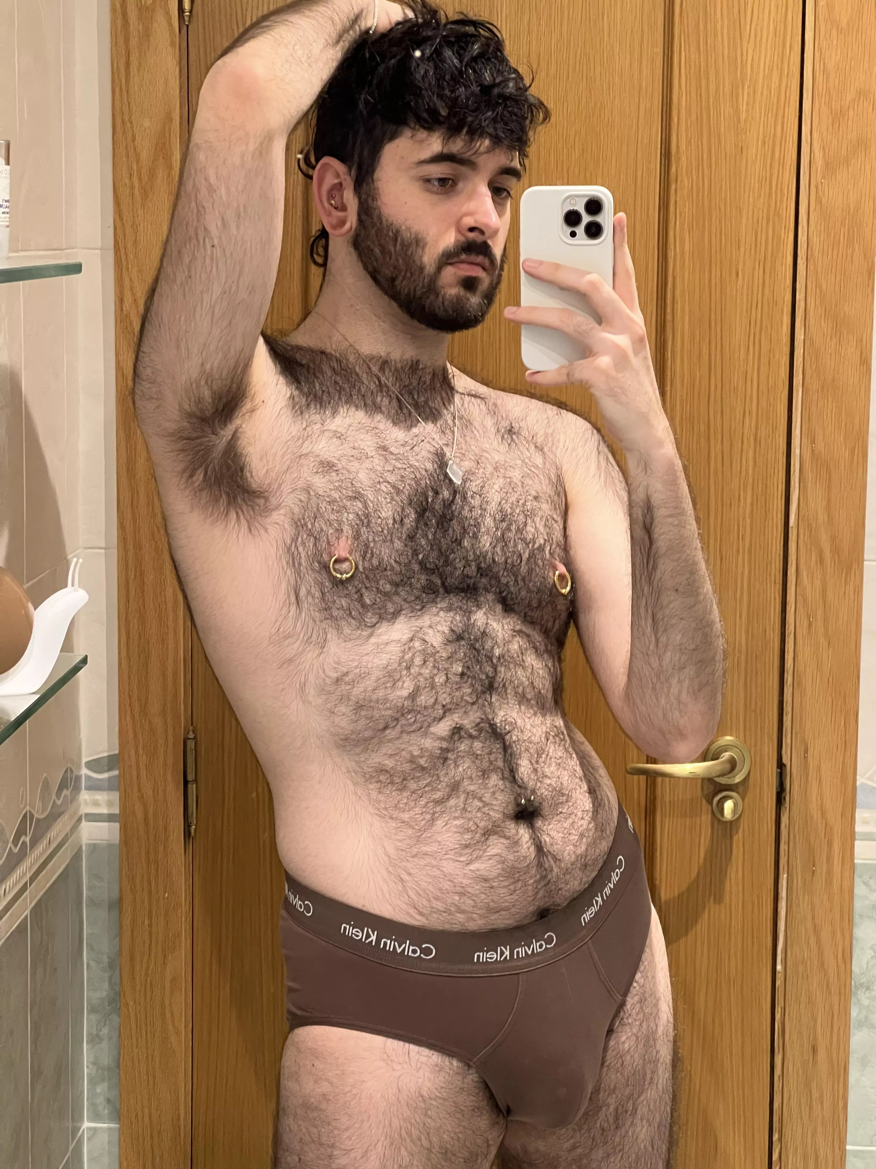 Absolutely not horny at all 🦦 posted by PiercedOtter