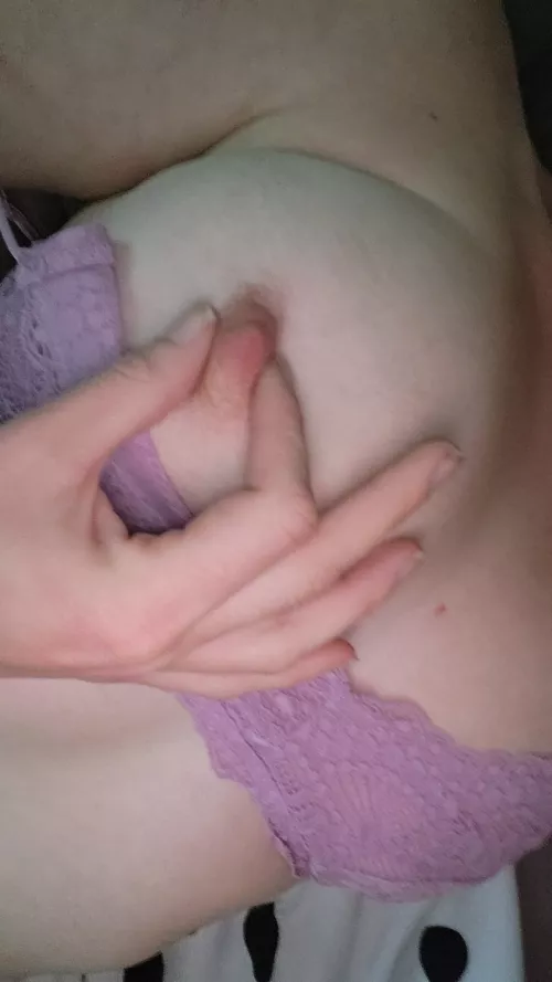 All alone by baegirl24