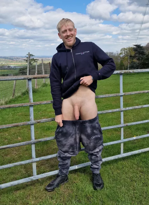 Countryside cock flash 🍌 by Next-doorNudists