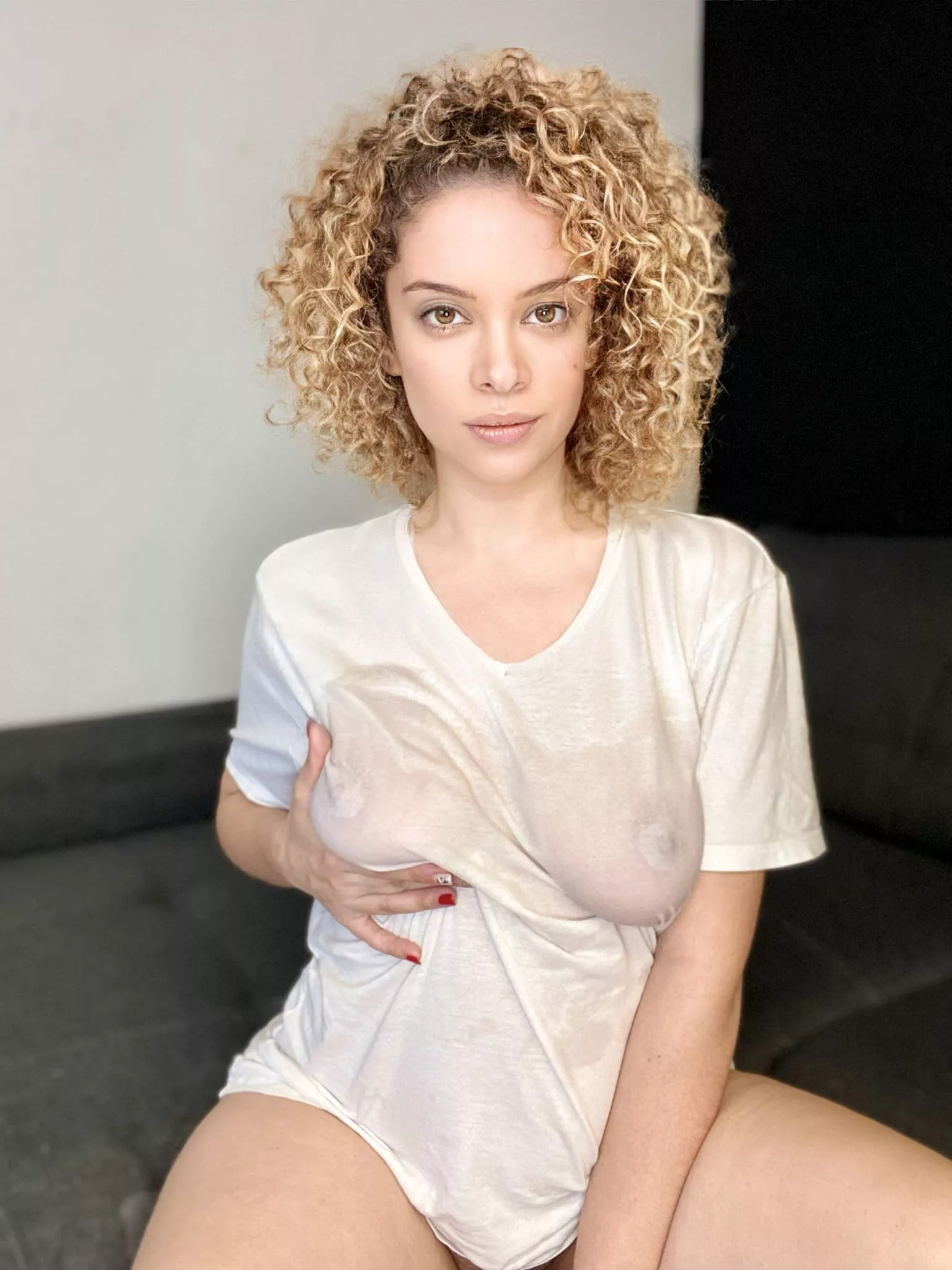 Curly blonde and wet posted by AdviceMobile7792