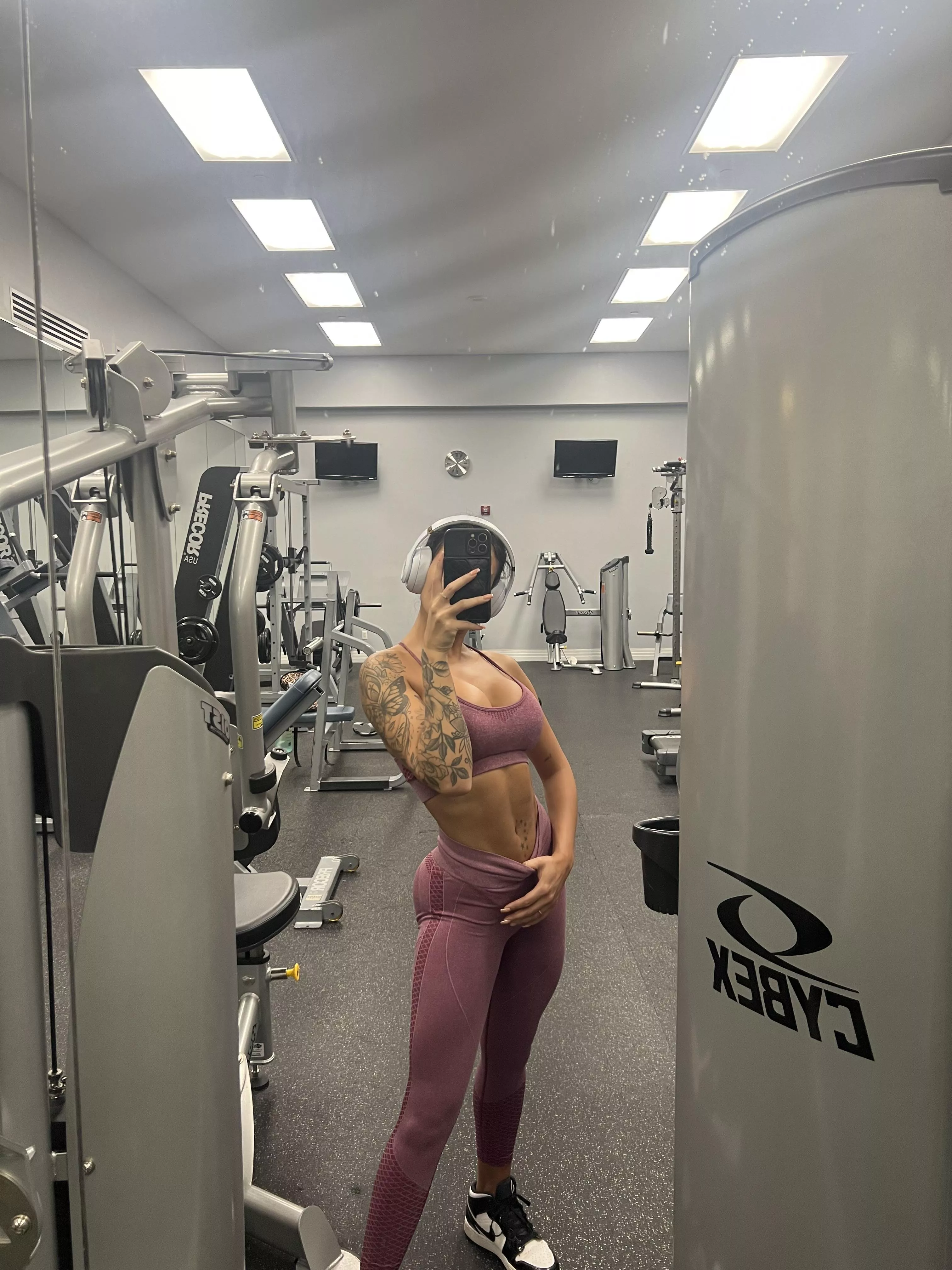 [F] Good morning, guys!❤️ posted by Sufficient_Judge368