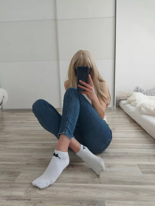 [F] take them off and play with those sweet socks by sweetatianaa