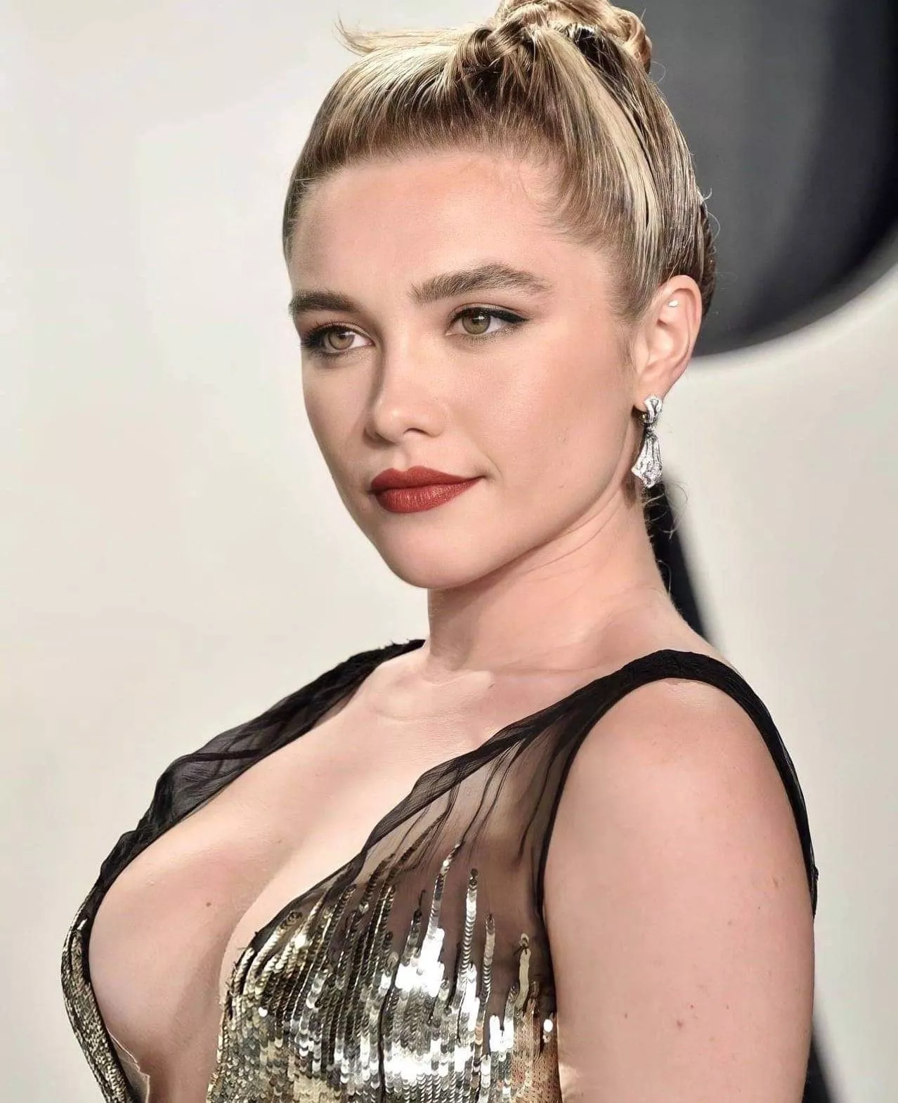 Florence Pugh posted by 2022champs