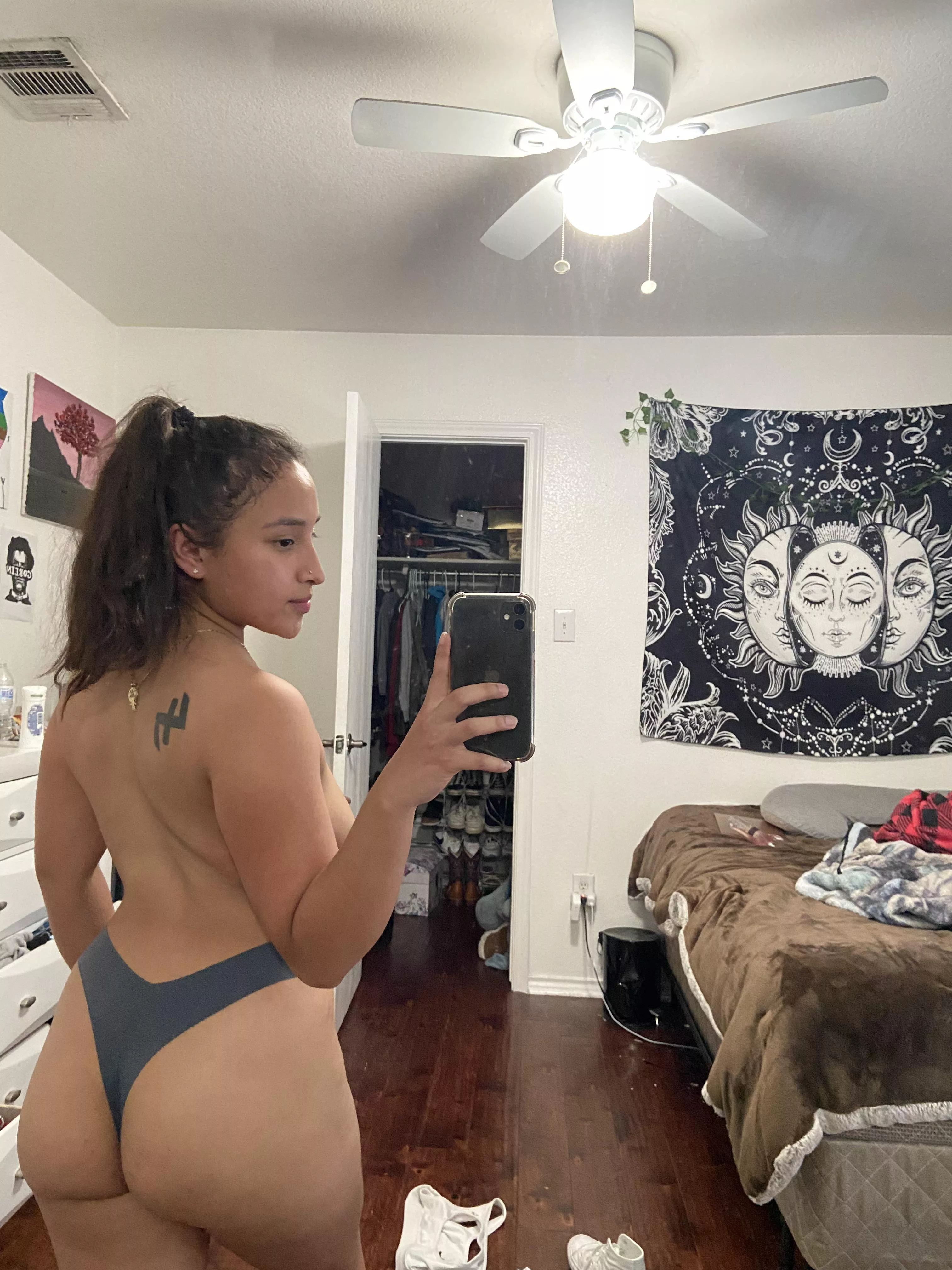 fuck me😼 posted by Maleficent-Muscle-33