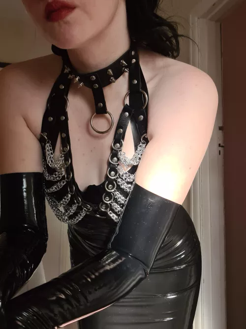 High gloves and dress by rubber_scarlett