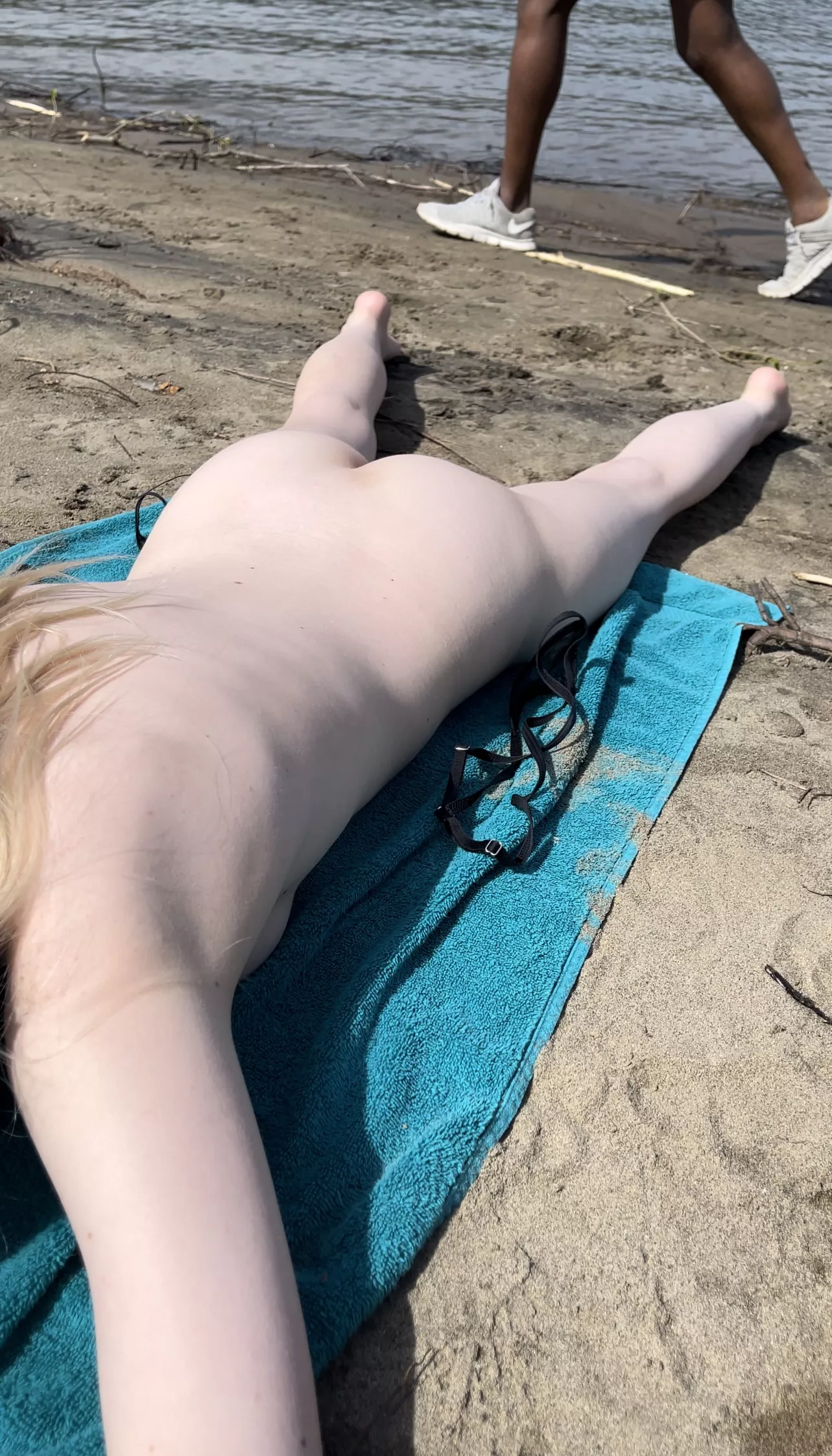 I picked a spot where there'd be a lot of traffic up close posted by NikkiInNirvana