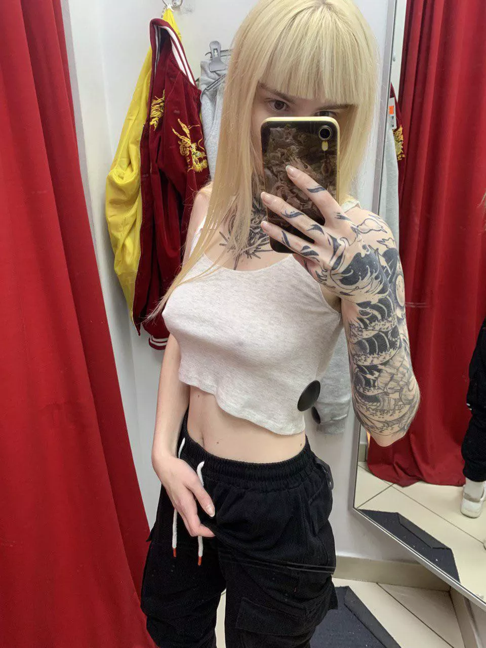 in the fitting room posted by aortao