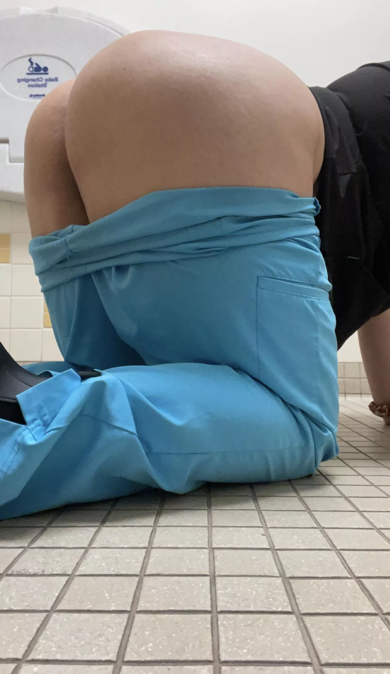 looking for a place to sit, can you help me? posted by sodisismylifenow