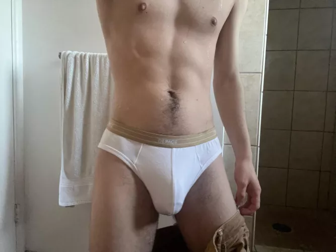 Love a little snug by fullofzeno