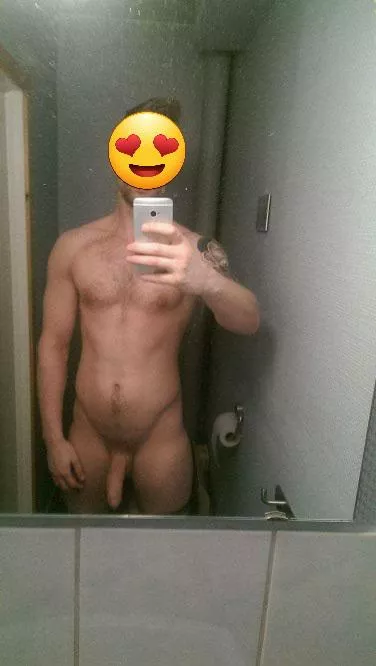 (M) I like being naked posted by Boytoy1986
