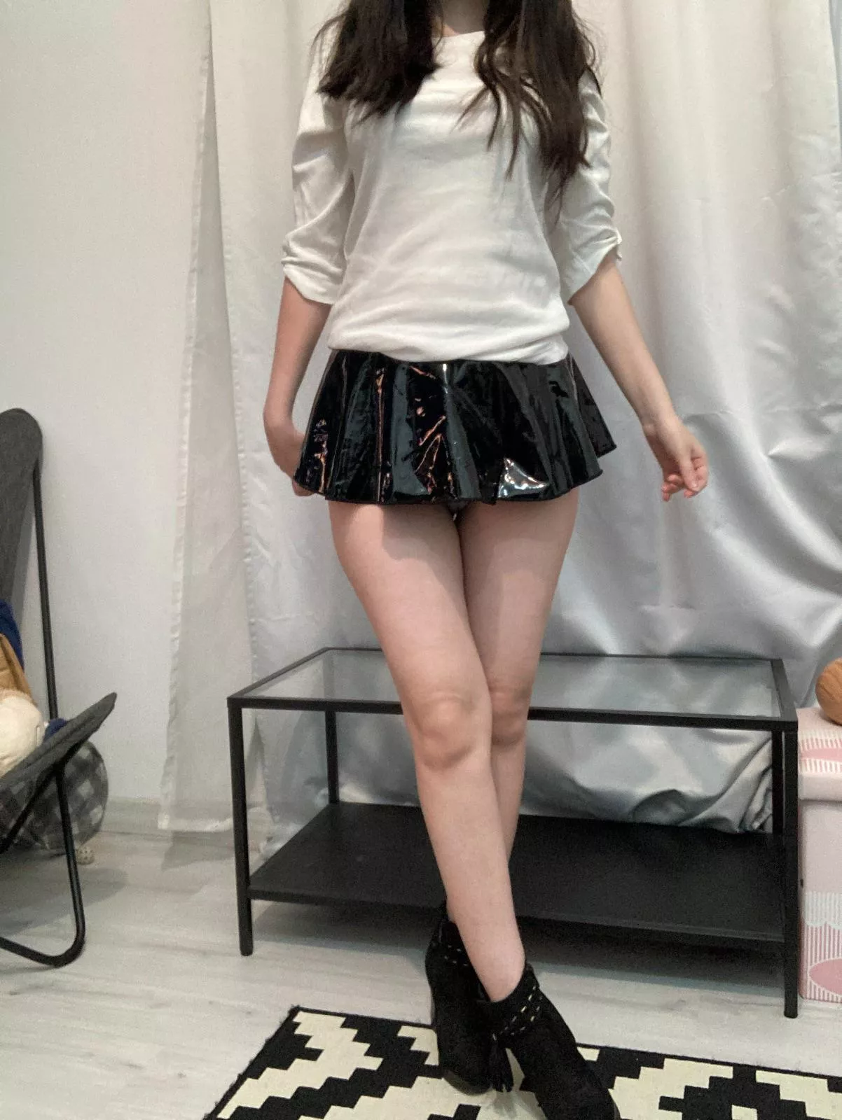 Sexy legs with skirt posted by kinkyhotdreams