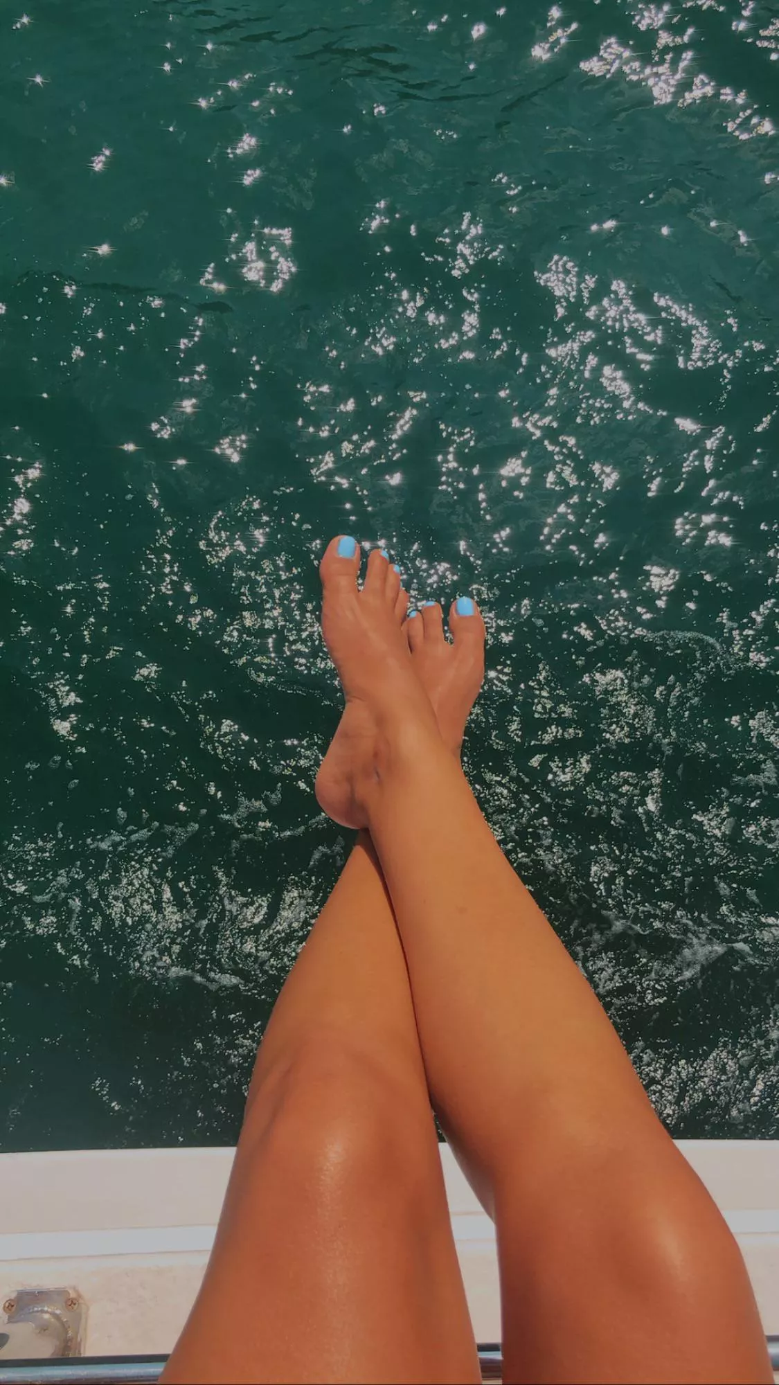 Sun Baby Blue into the water 💦 posted by FoxyFeetFlirty