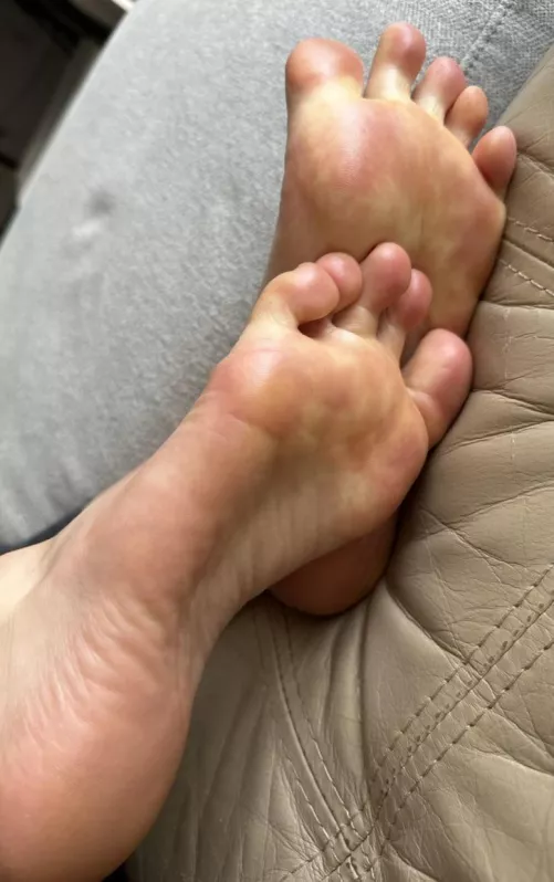 They look so delicious! Wanna taste?? by ChaChaCherryFeet