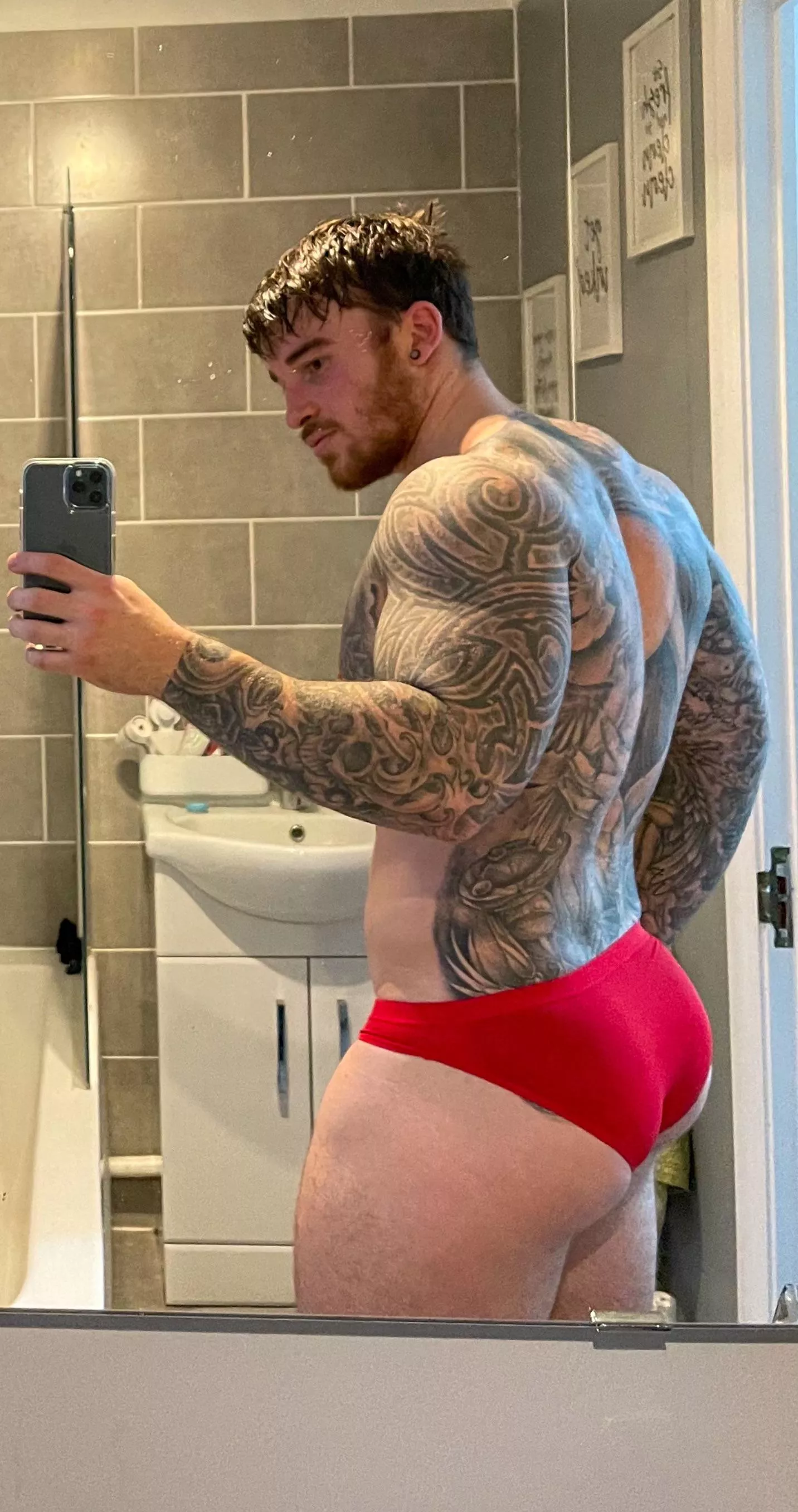 Toilet selfie posted by Hatts_17