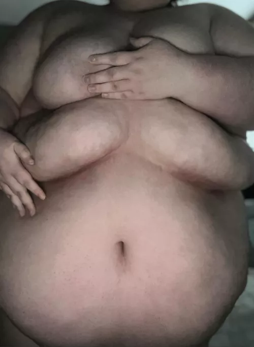 Who needs Texas Roadhouse when you could lick honey butter off of my rolls 😜🤤 any volunteers? by yourfavessbbw