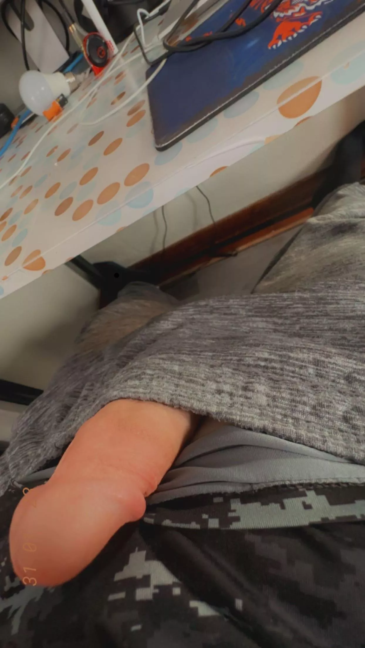 Working hard, or hardly working? You decide 😏 posted by xTHE_HUNG_JURYx