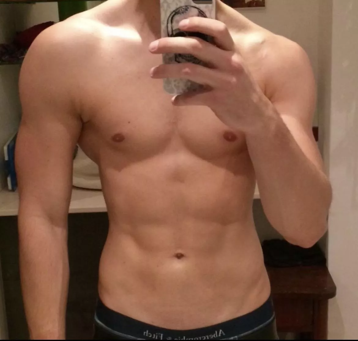 Workout completed ☑️ who hop with me in the shower? 💦 [M]27 posted by magictent7767