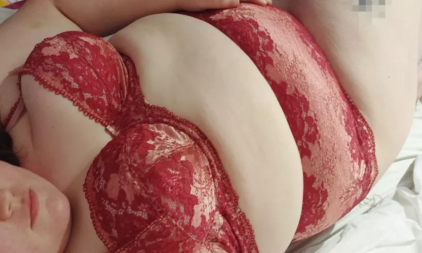 Bad girls wear red right? by CurvyLittleBrit