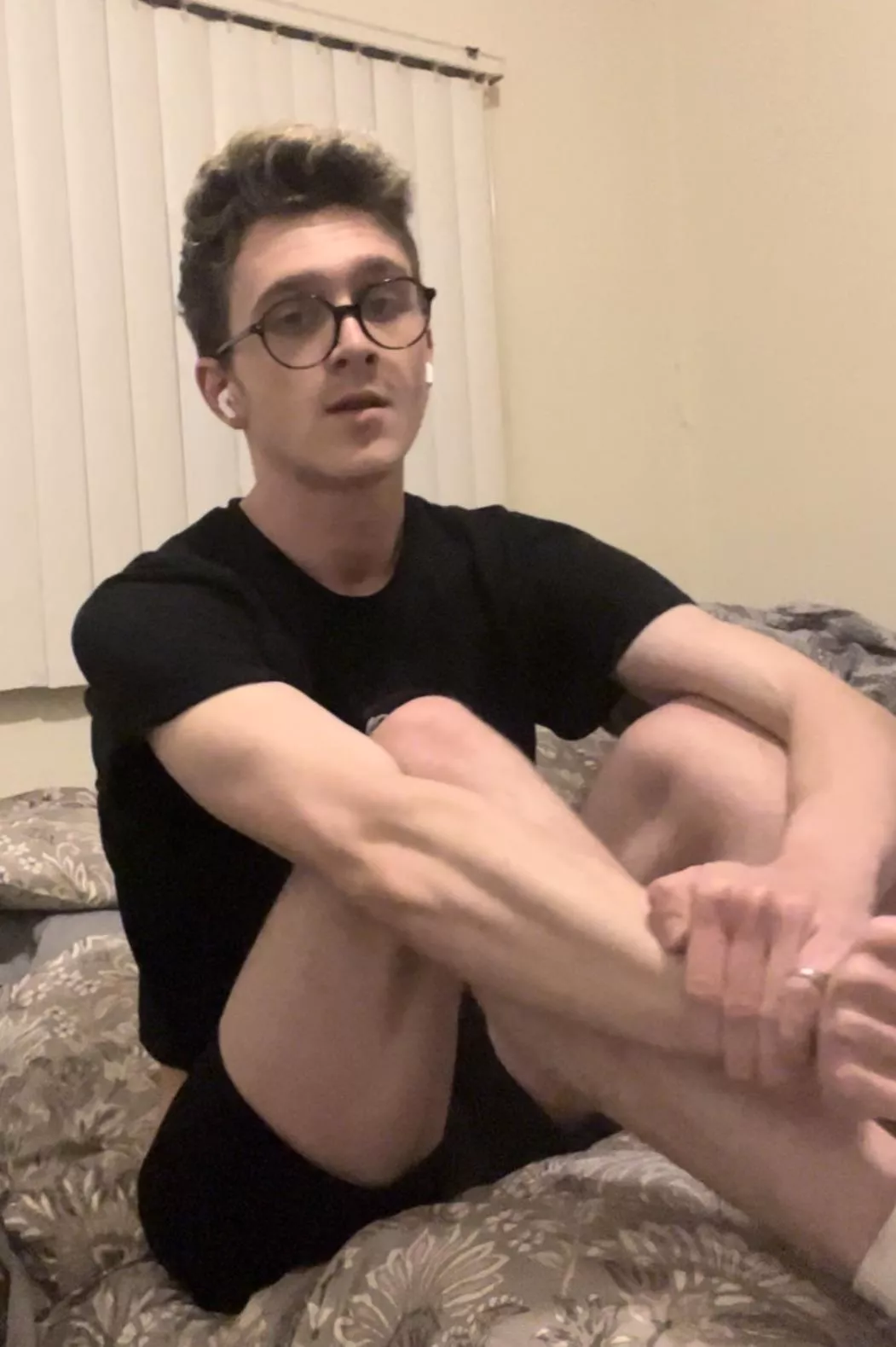 Been awhile since I’ve posted here, but I’m back and so are are forearms 🤓 posted by LAscienceguy