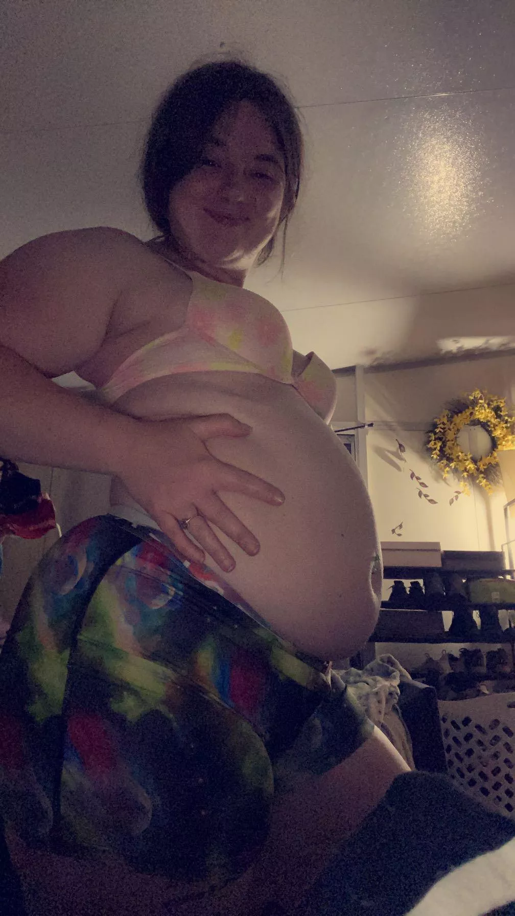 big ole belly😮‍💨. sooo hungry this morning posted by babymarie99