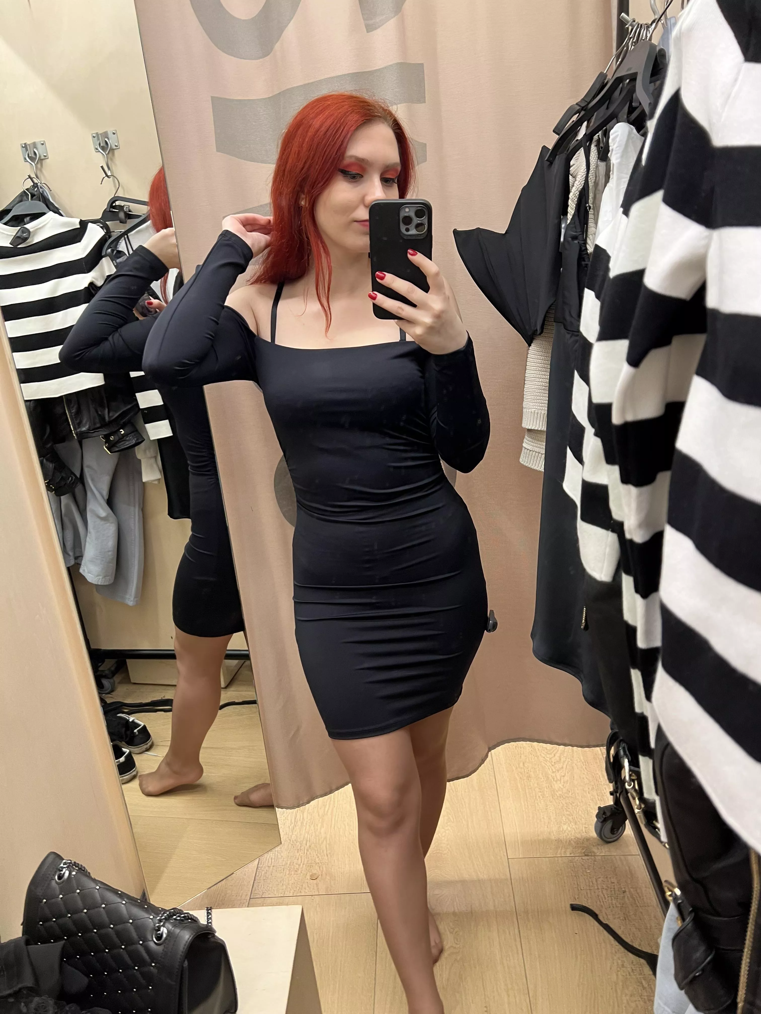 Black dress on 🖤 posted by ichigo_emaa