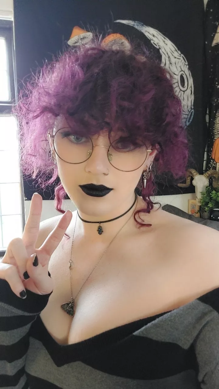 Black lipstick, yes or no? I really like it! 💕 posted by NuniCult