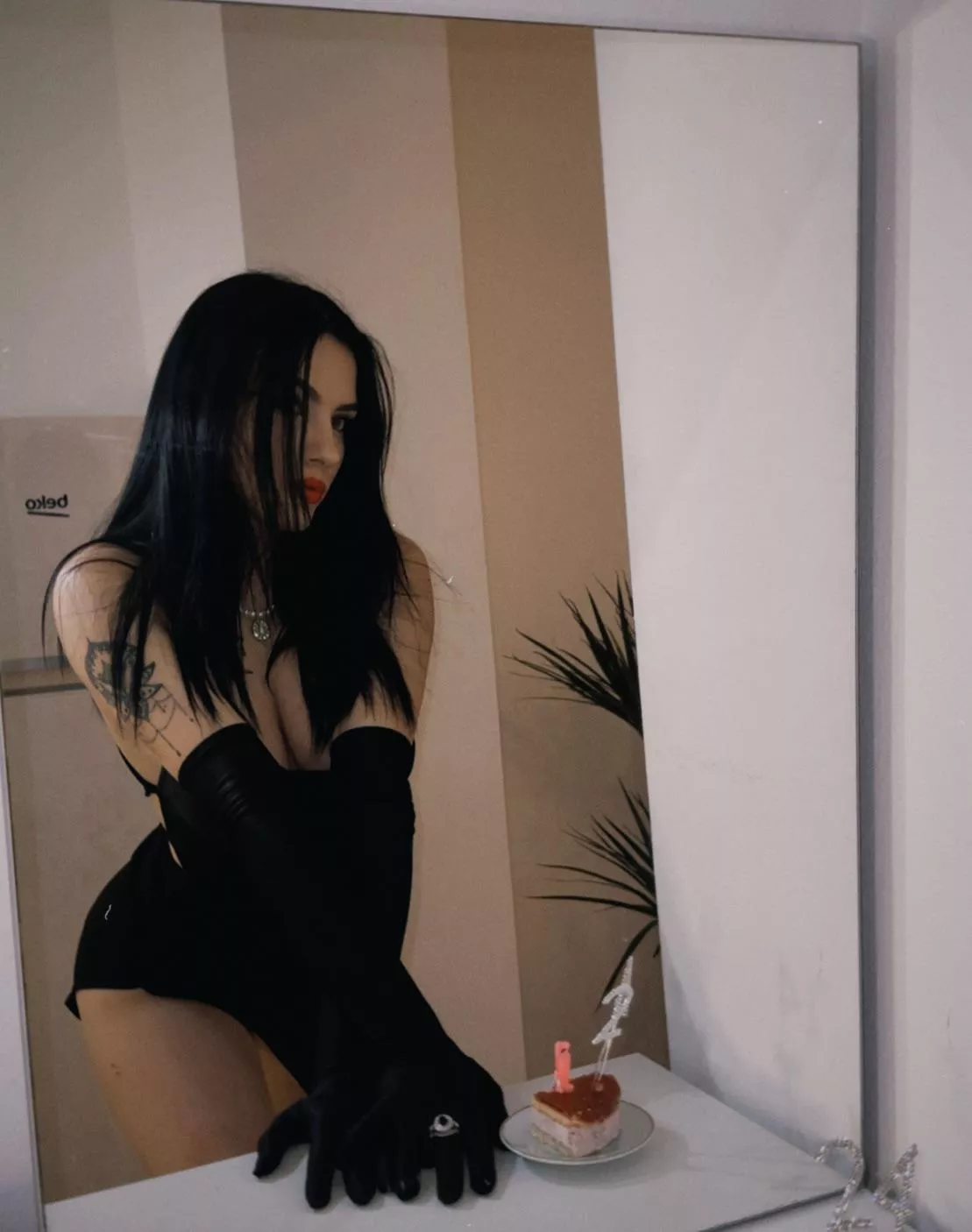 Black 🖤 posted by babyryna