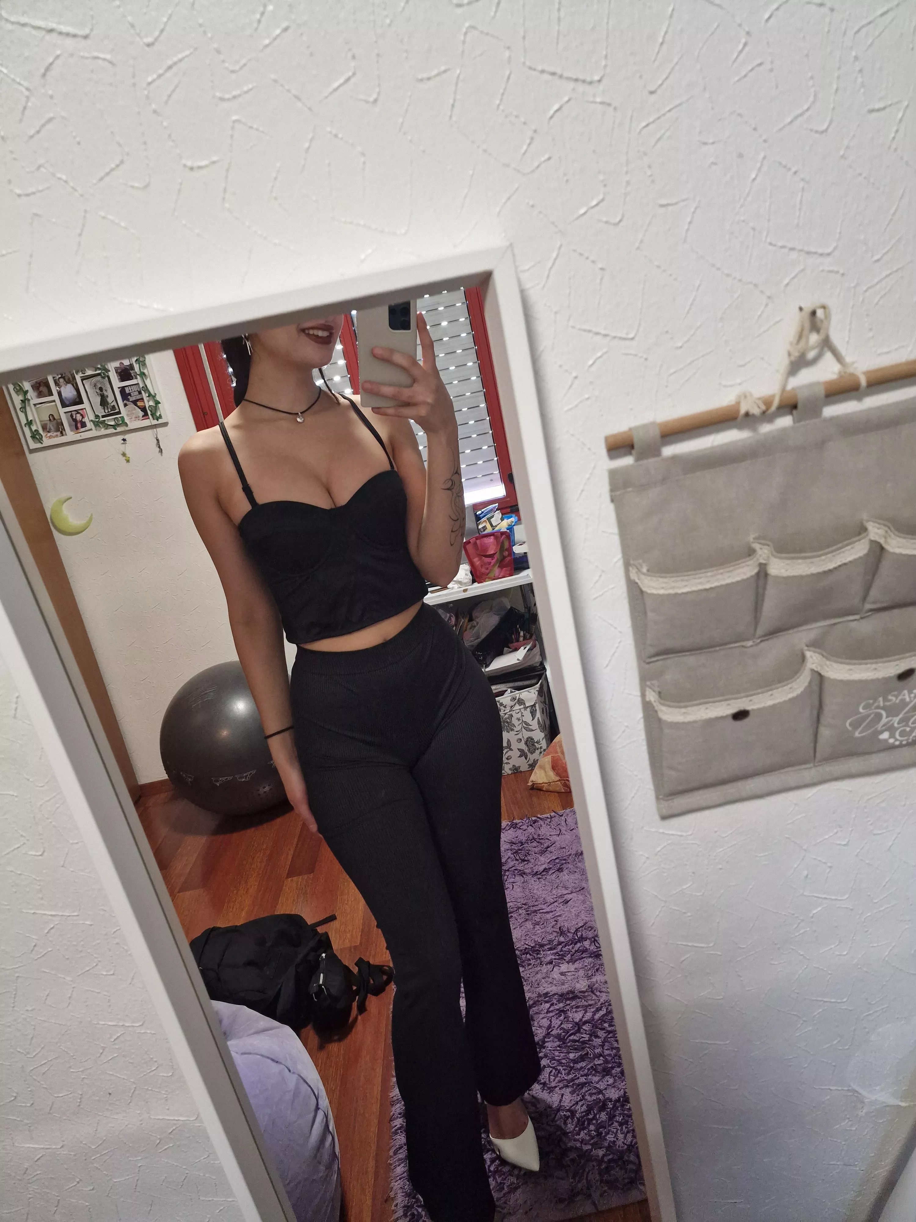 black top 🖤 posted by Suspicious_nirv