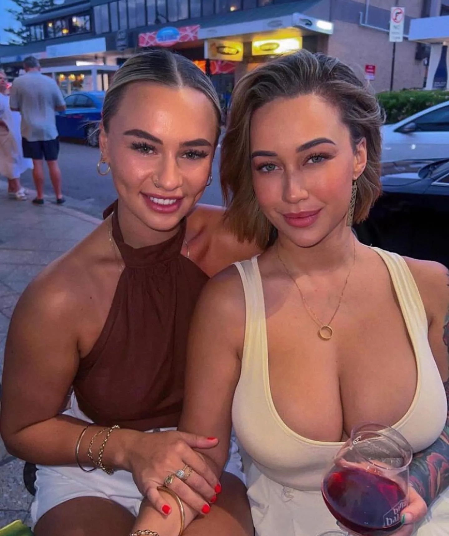 Brown 🤎 or White 🤍 posted by RedStar9821