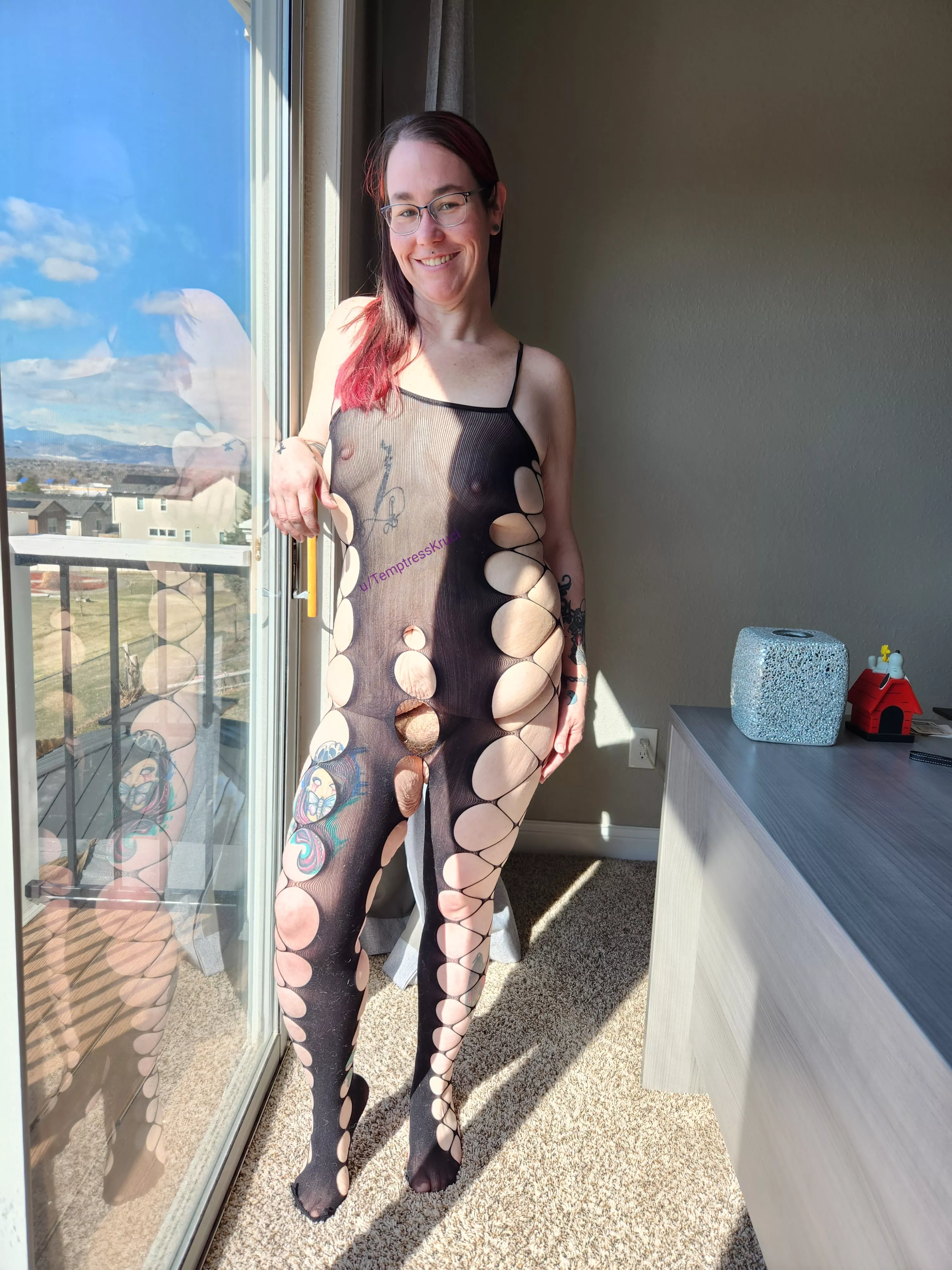 Bury your face between my thick thighs posted by TemptressKruci