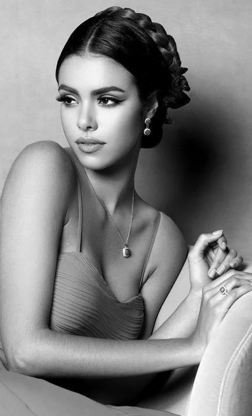 Classy black and white by Electronic_Menu_3471