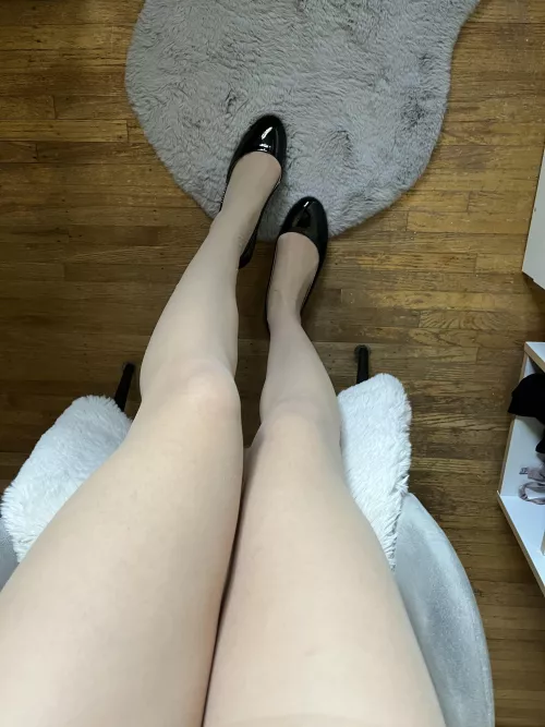 Classy tights and flats by Mschacha