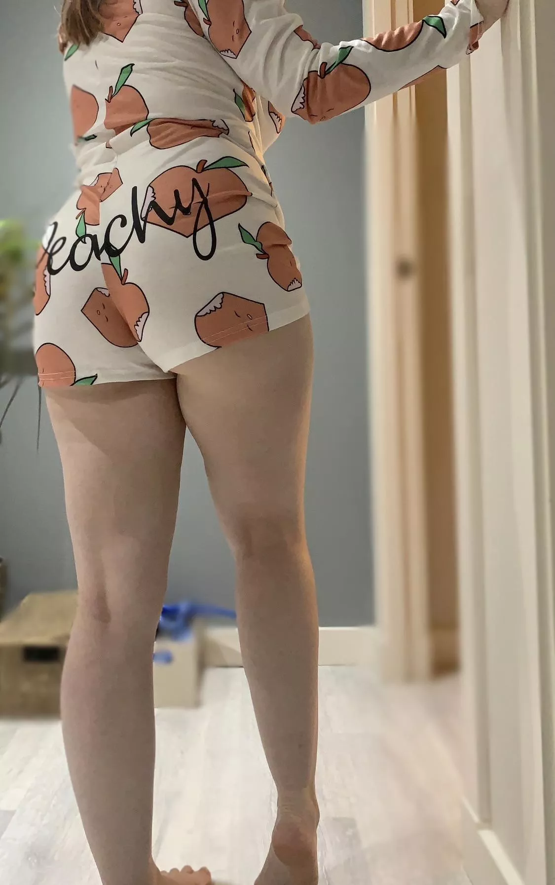 [F] Peachy 🍑 posted by carlyp56