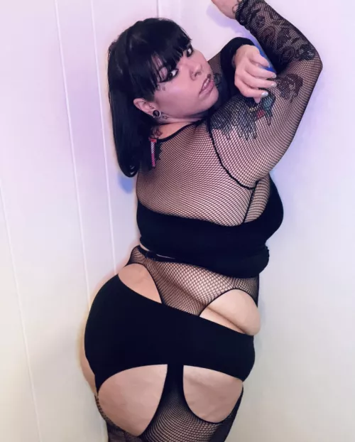 Fabulous in fishnet by LunaCeleste13