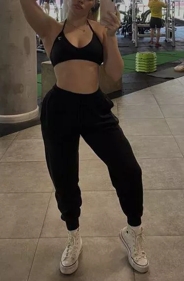 Friday mood in the gym posted by shabbyprecinct