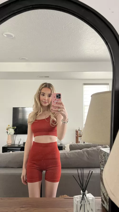 Hardly any girls show their face anymore by vegansoda