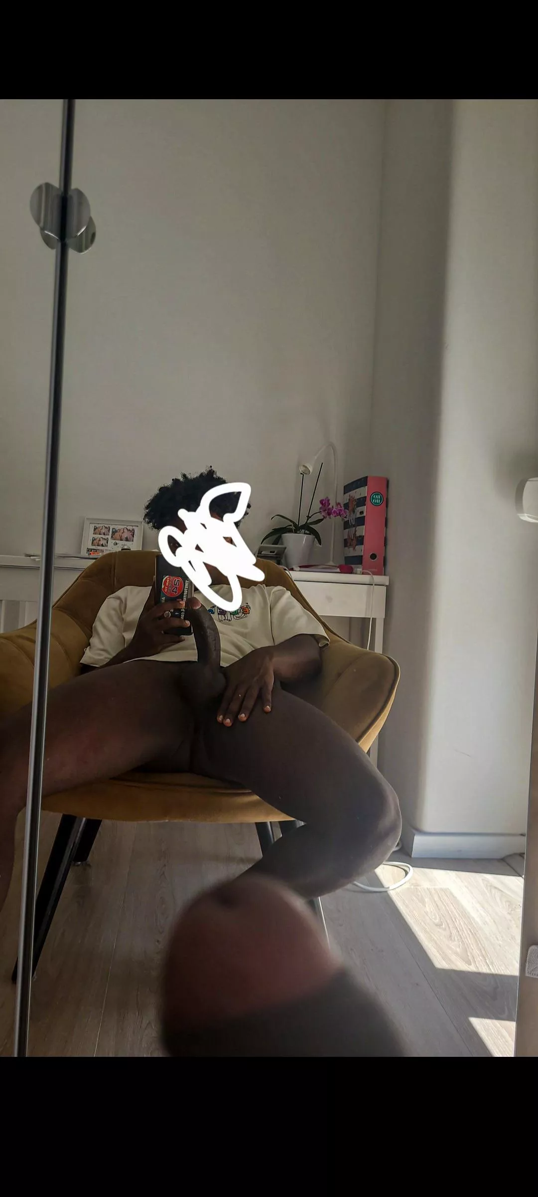 Hit me up posted by Yaboymemewatcher05