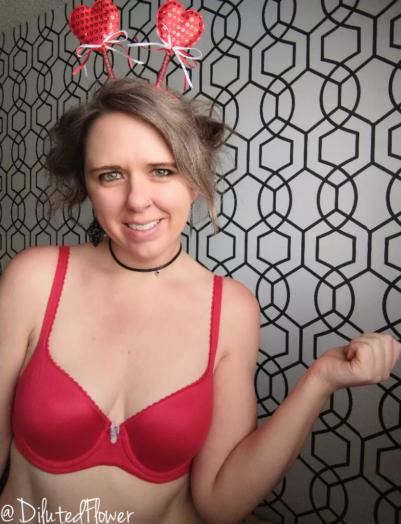 Hope everyone is having a lovely Thursday! [F] posted by DilutedFlower