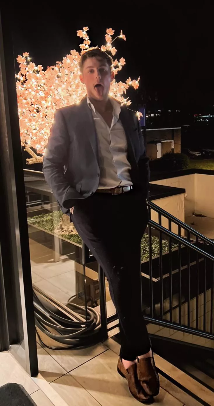 I apologize for my face 😔 but I hope you guys welcome me — cheers posted by Zanpakyou