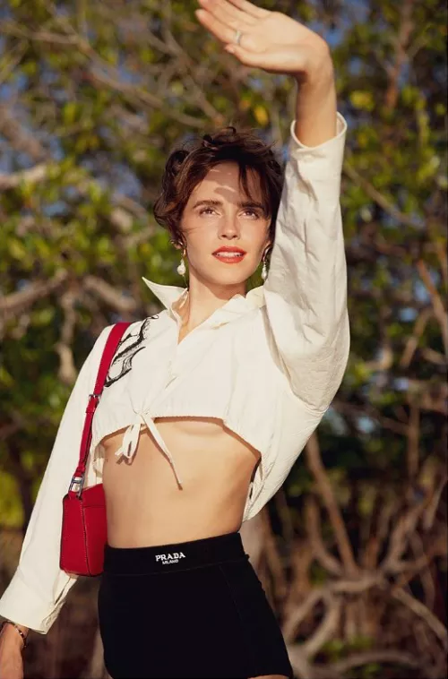 I can't be the only one here who wants to see Emma Watson take a thick bbc. by Sexyboi77