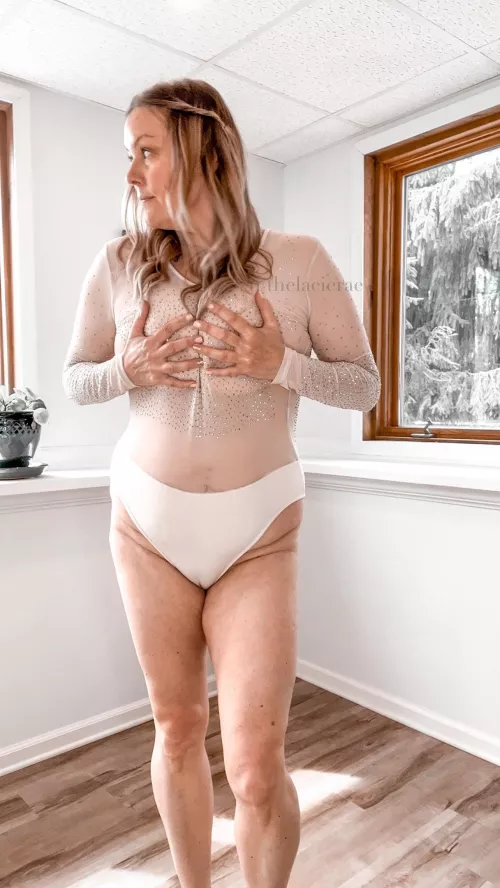 I feel like I’m being watched by my neighbor by thelacierae