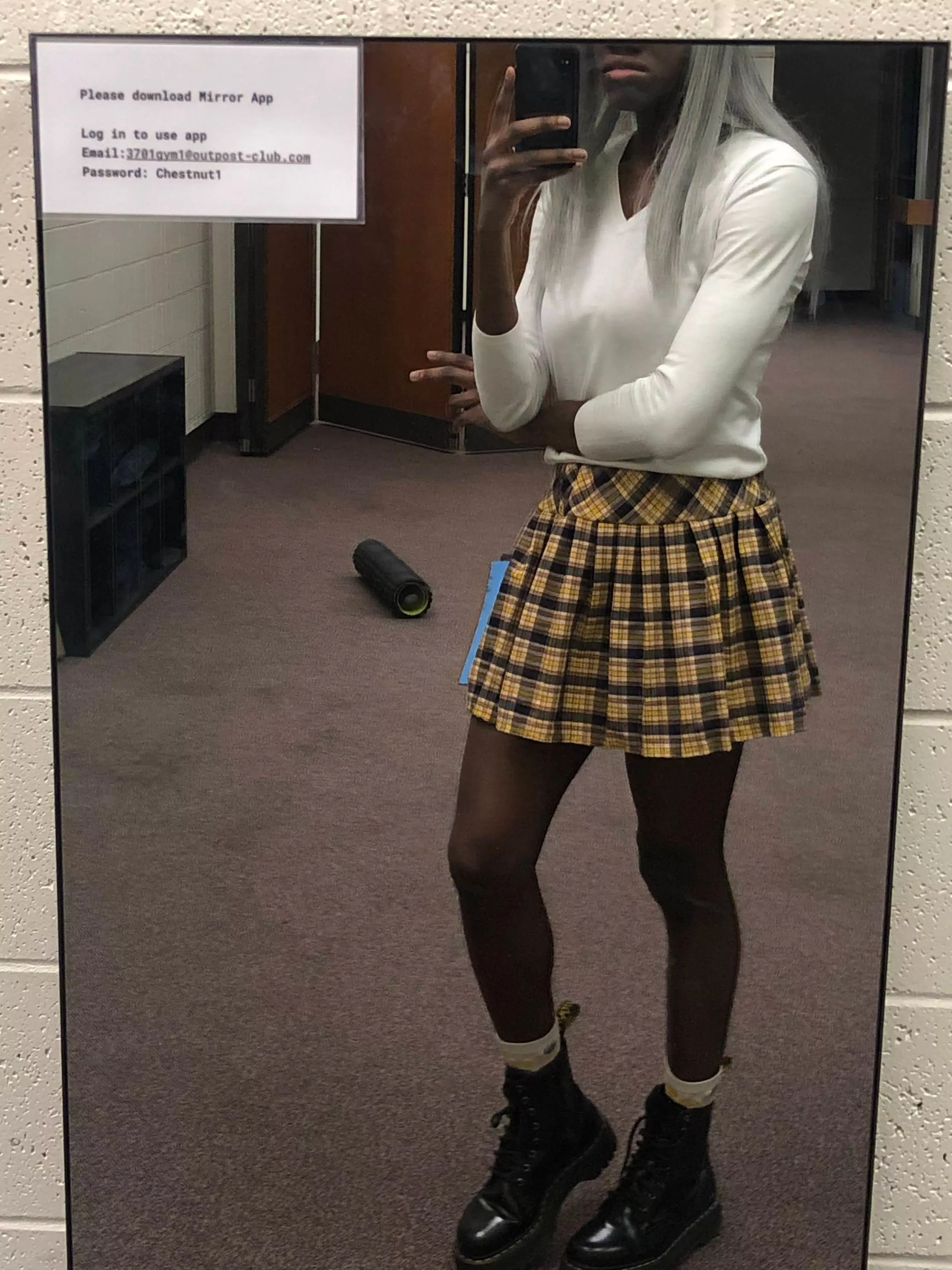 I found this skirt in the trash posted by nickelnicking