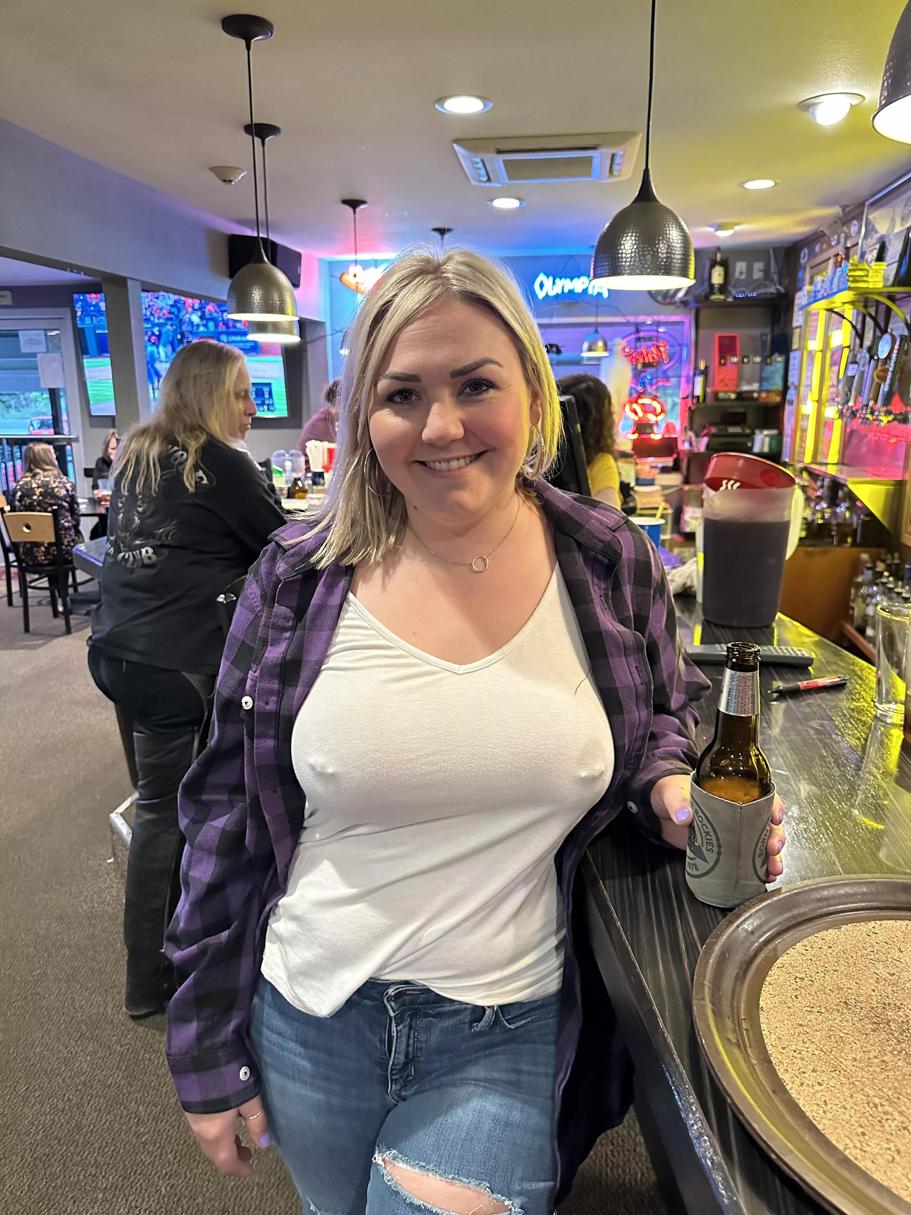 If you see me in public which a lot of you have, you will most definitely see my headlights on full display!💋 posted by kinkyWAcpl