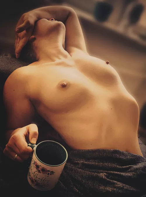 It’s a naughty Friday, would you be so kind and give my Milf-coffee a refill☕️🖤💋 by GameOfArtAndLust