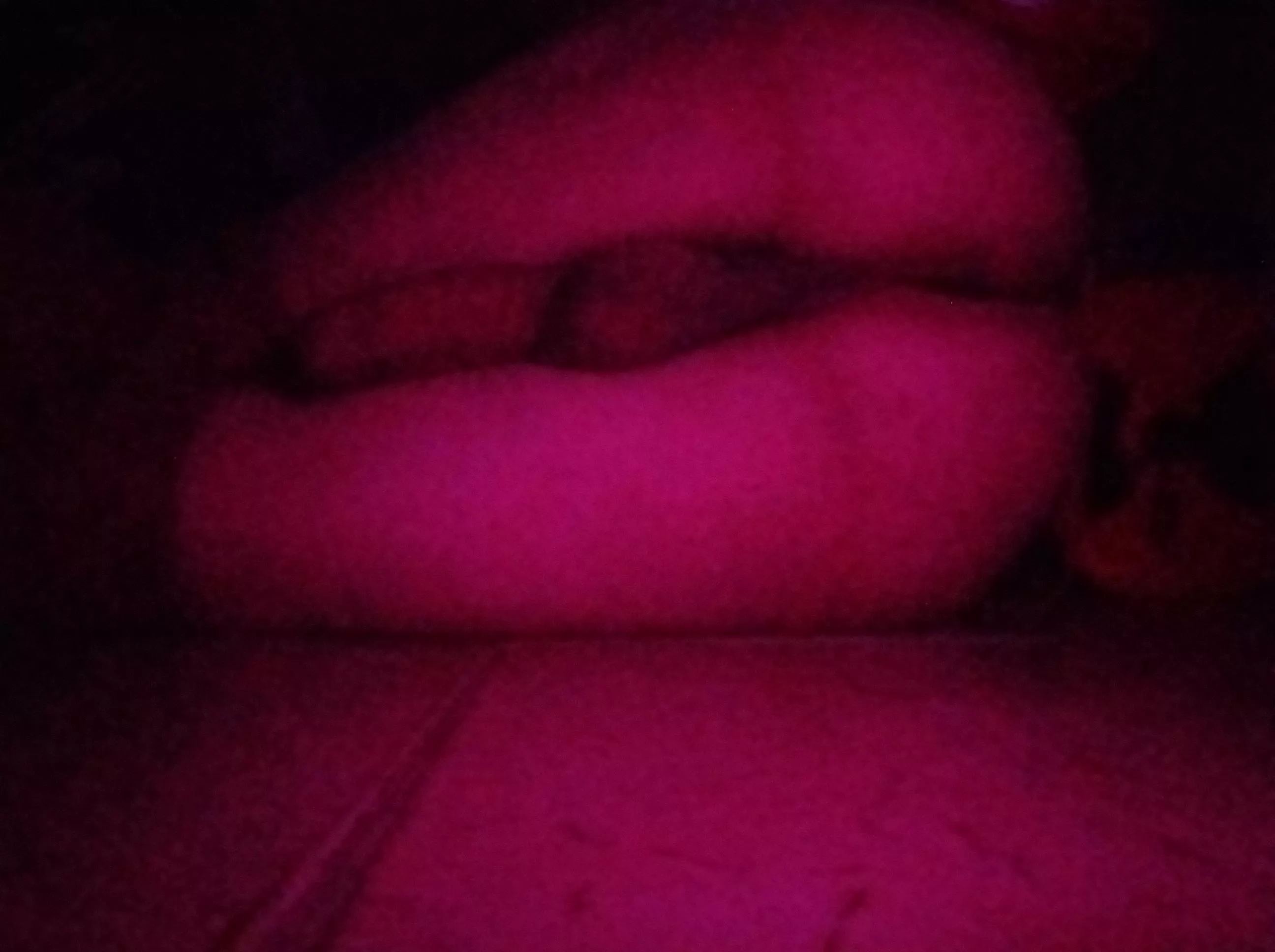 ITS TRYING TO SCAPE FROM BEHIND! - Day 3 of not cumming </3 posted by Mysterious-Pie2312