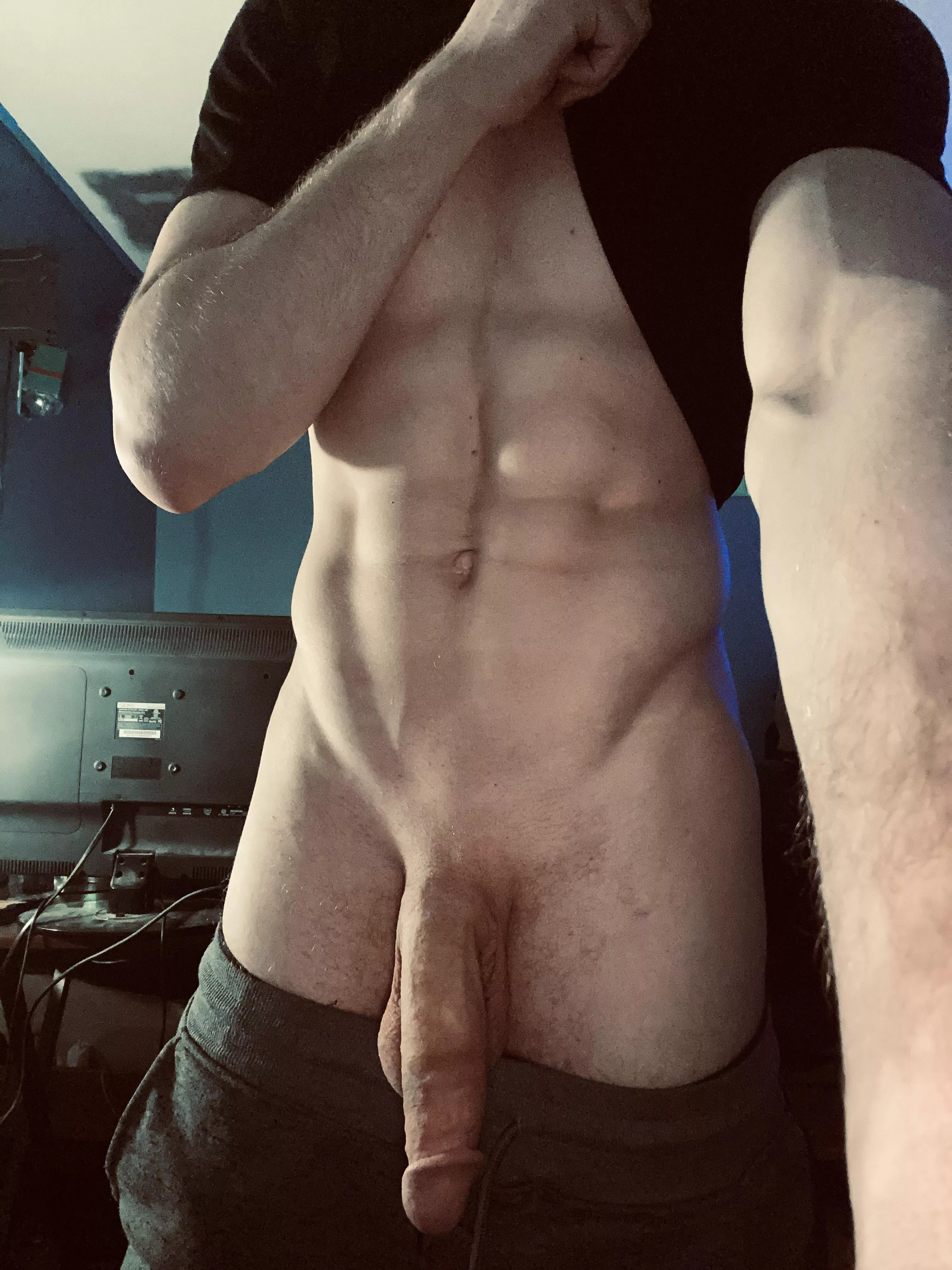 Lmao I’ve had my reddit for 2 years and I’m just now getting around to posting. Here’s to a good dickpic😂 posted by Deadchip2020