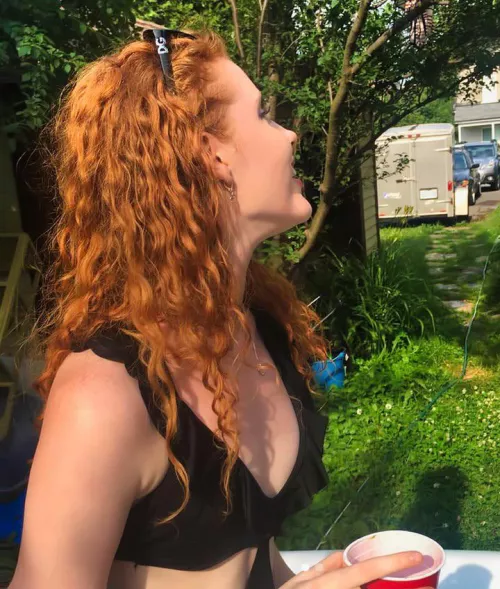 Looking away by HonestRunner