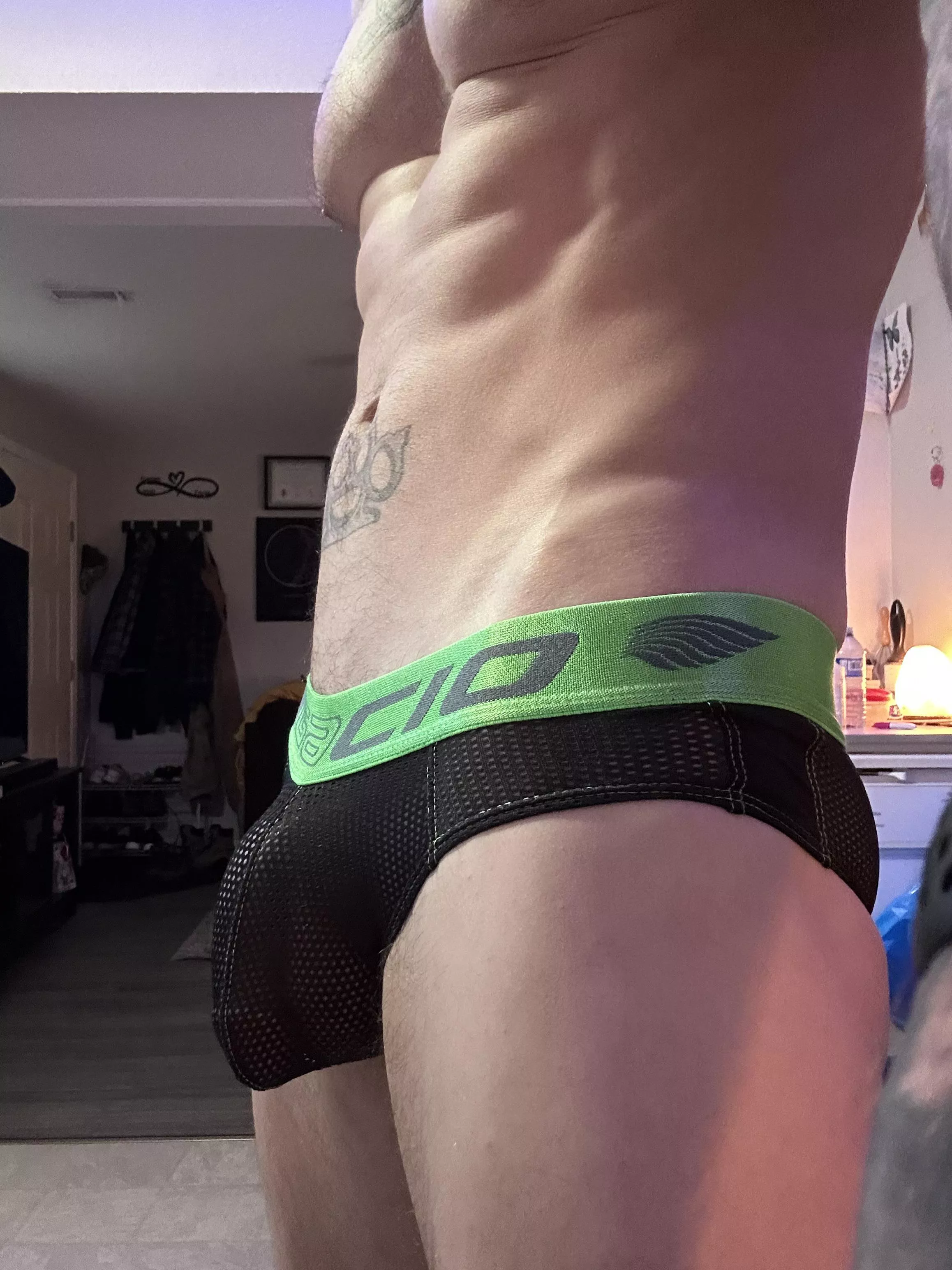 Love the bulge in the mesh 😏🍆 posted by glawson1991